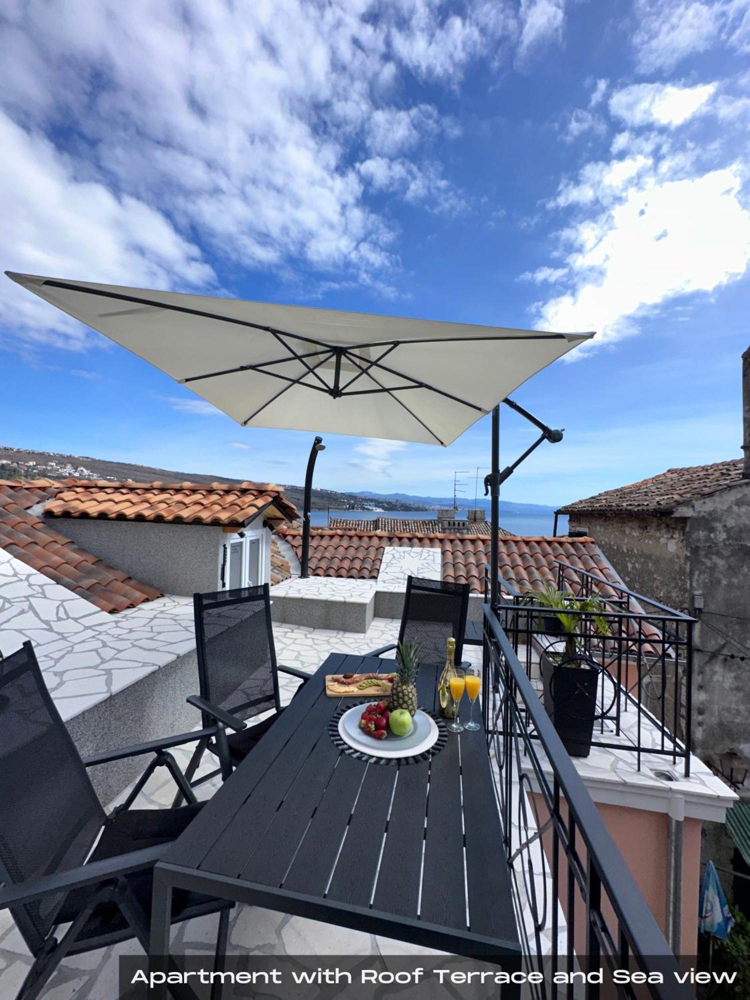 Villa Volos With Roof Terrace, Sea View, Free Private Parking Opatija Eksteriør bilde