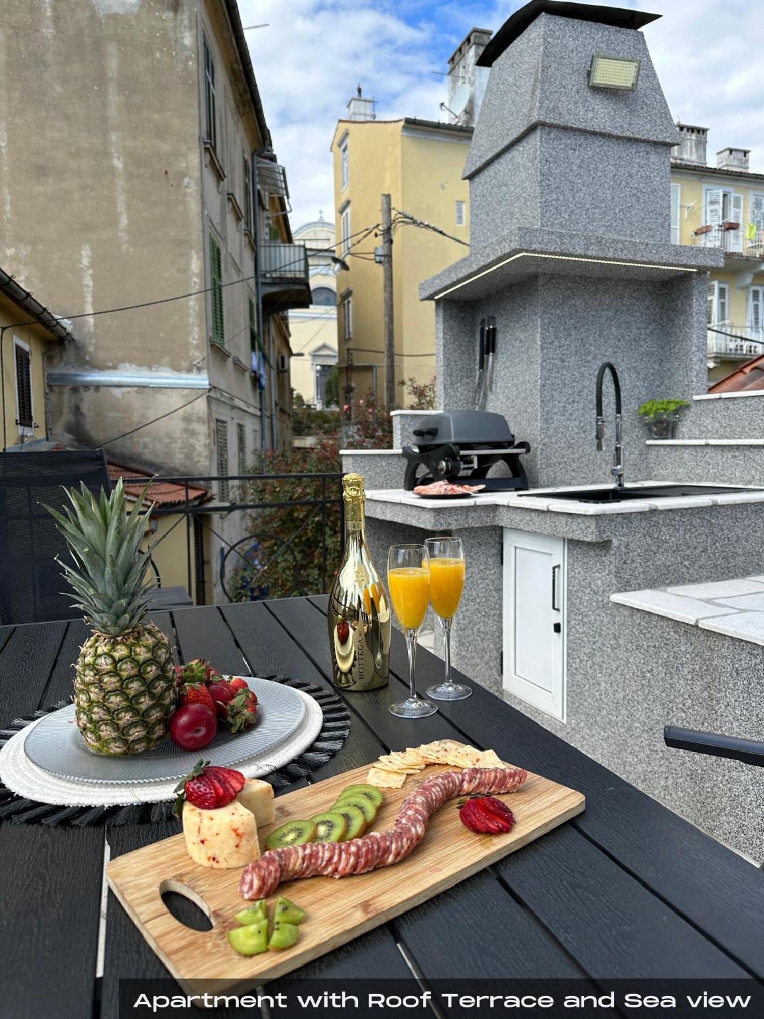 Villa Volos With Roof Terrace, Sea View, Free Private Parking Opatija Eksteriør bilde