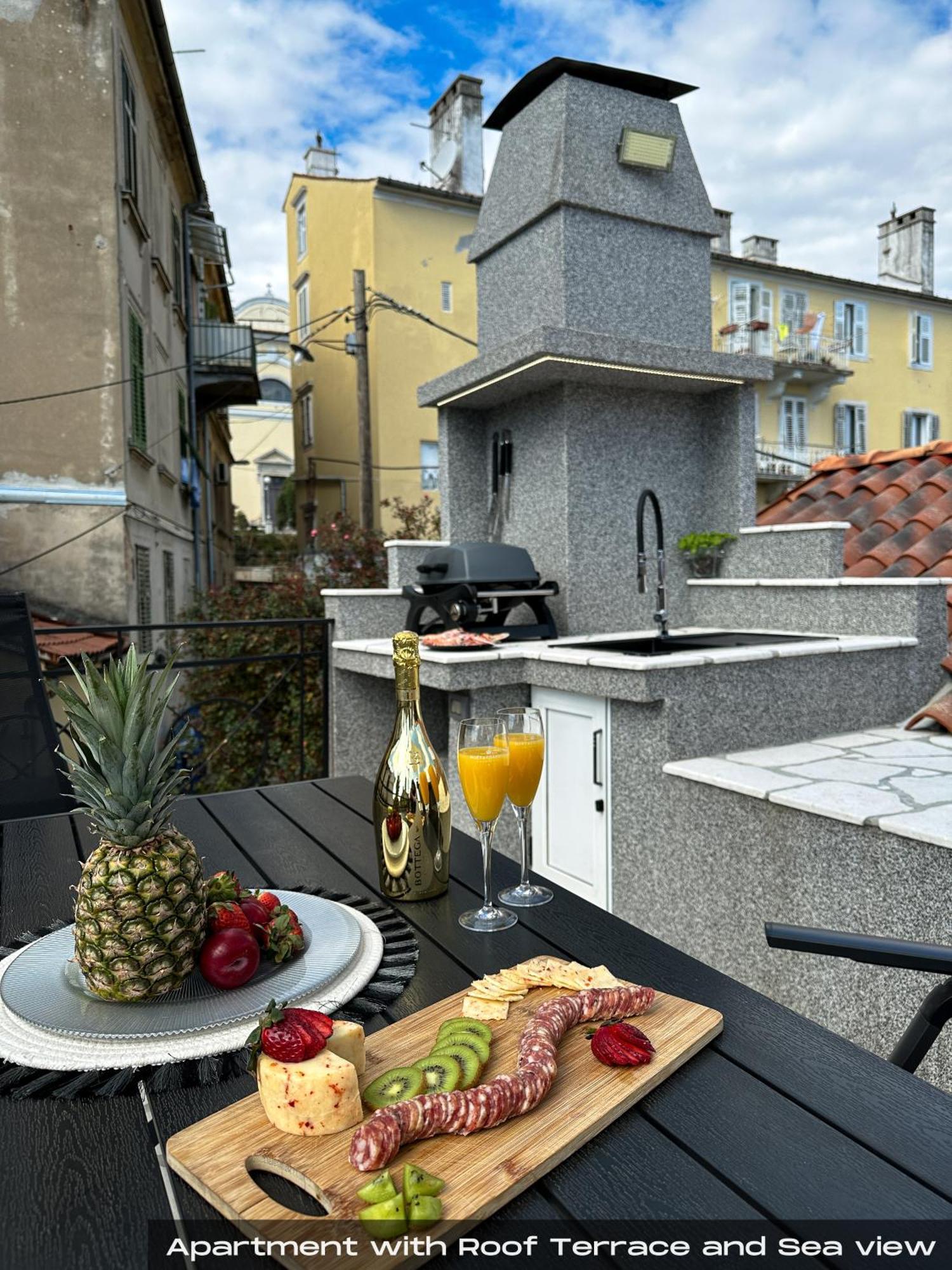 Villa Volos With Roof Terrace, Sea View, Free Private Parking Opatija Eksteriør bilde