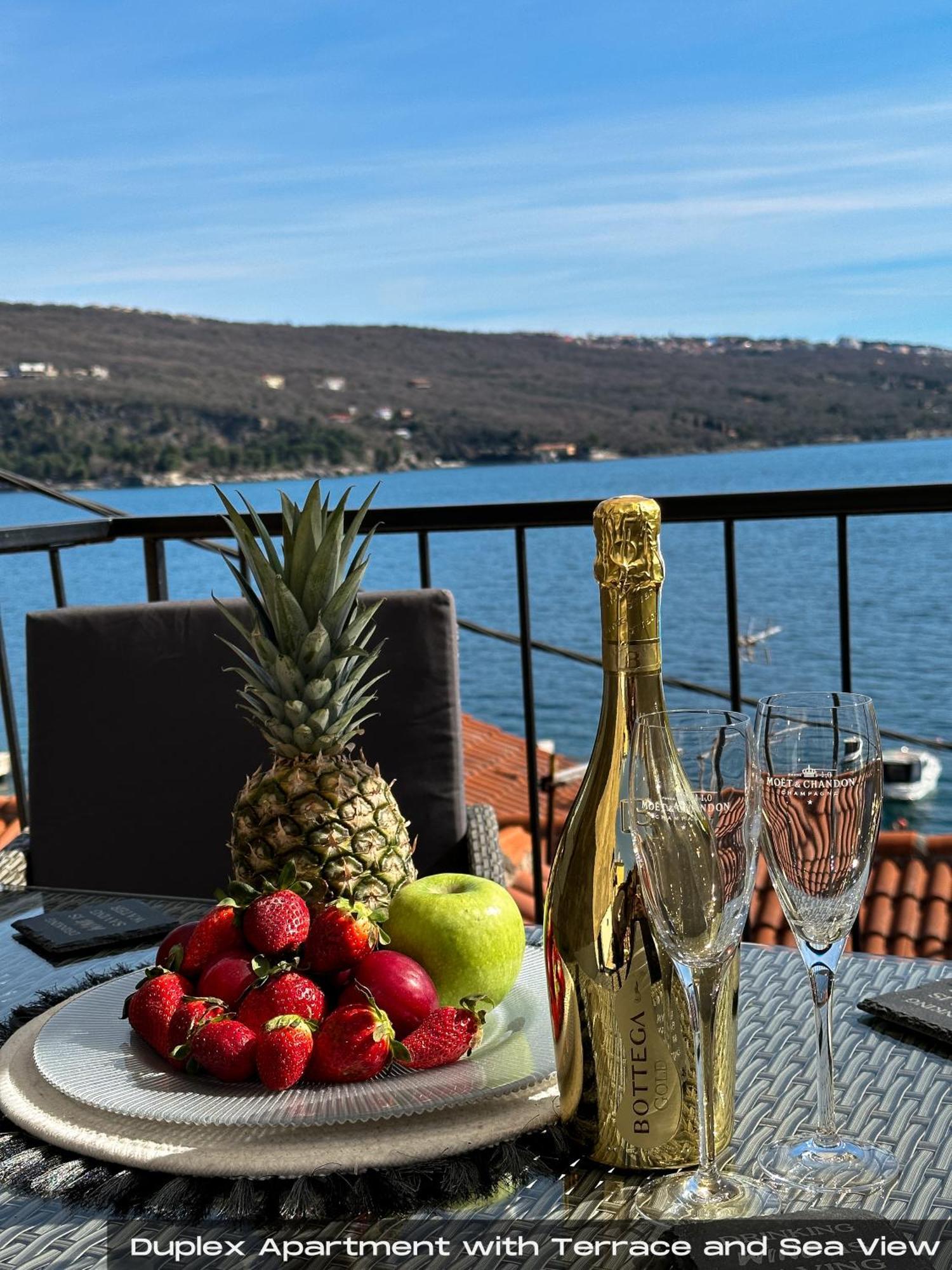 Villa Volos With Roof Terrace, Sea View, Free Private Parking Opatija Eksteriør bilde